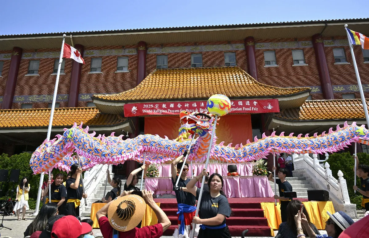 2025 Toronto World Religion Prayers for Peace and Buddha’s Light Vegetarian Food Fair Gathers Over 1,500 for Harmony and Sustainability
