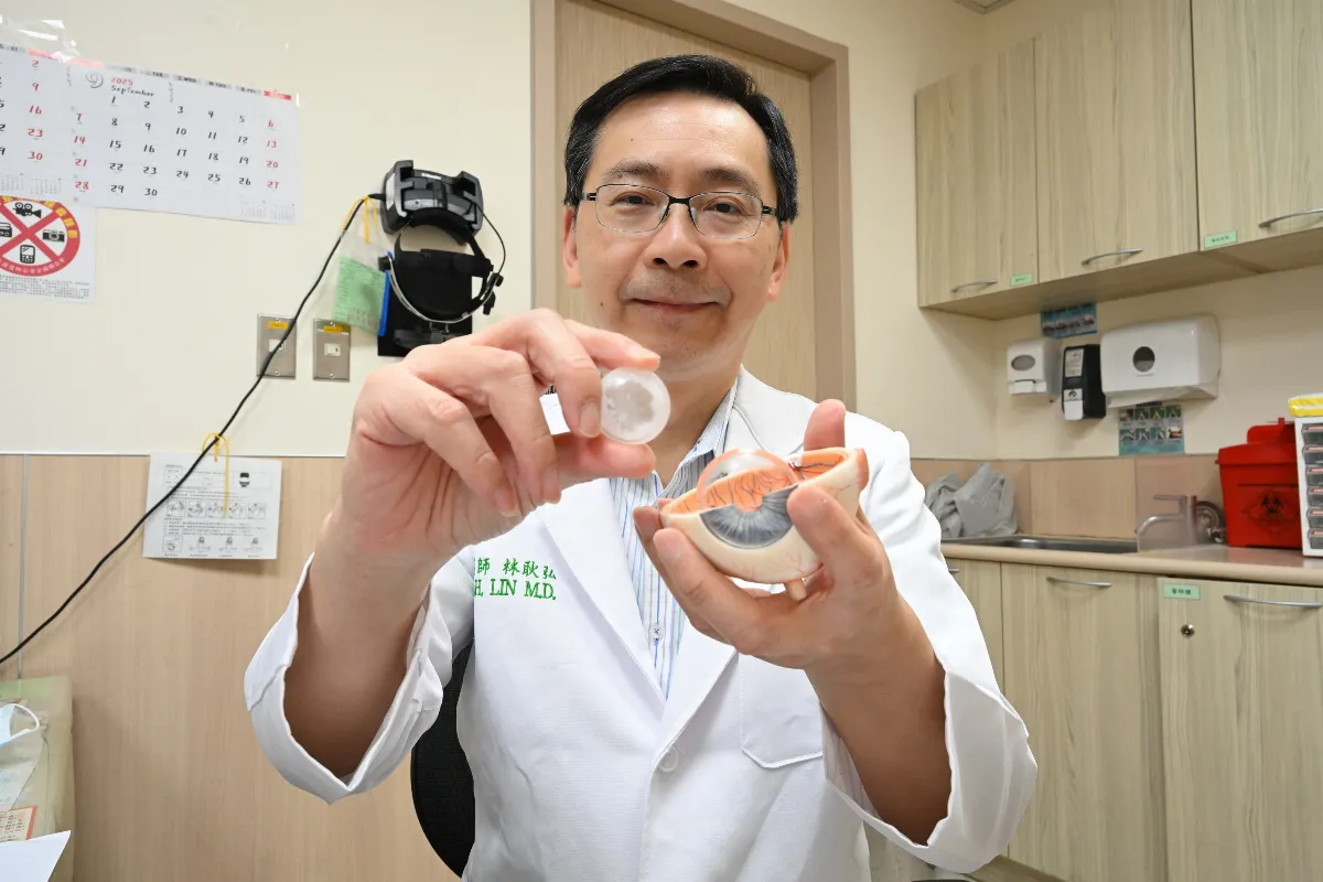 揪視力小偷 白內障手術助婦重拾讀經樂