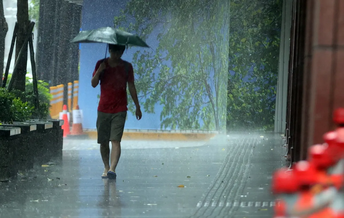 山區雨量預估400毫米、土石恐崩落 屏東宣布9鄉明日停班停課
