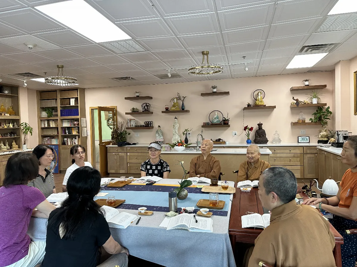 Fragrance of Books in the Human World, Walking Together in Wisdom — Xiang Yun Temple’s “One Book a Month” Reading Group Concludes Warmly