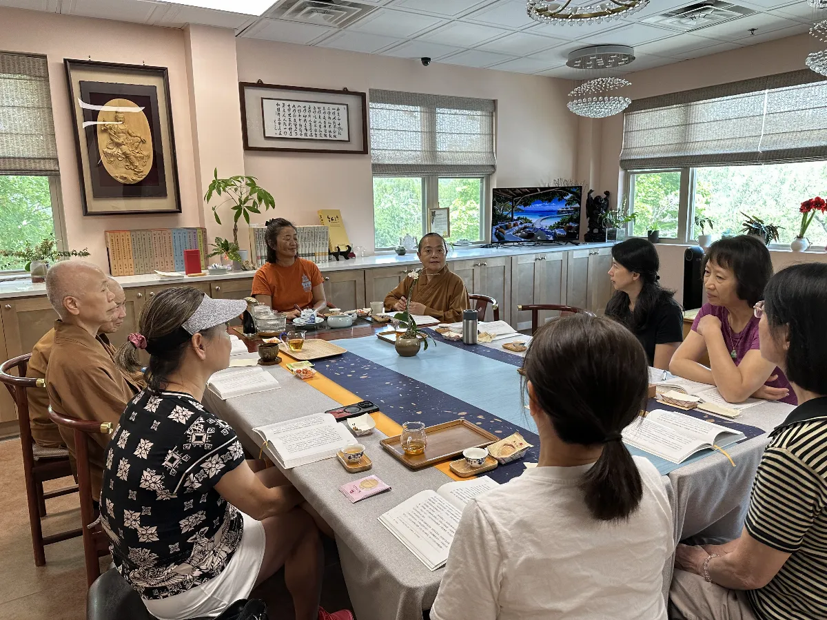 Fragrance of Books in the Human World, Walking Together in Wisdom — Xiang Yun Temple’s “One Book a Month” Reading Group Concludes Warmly