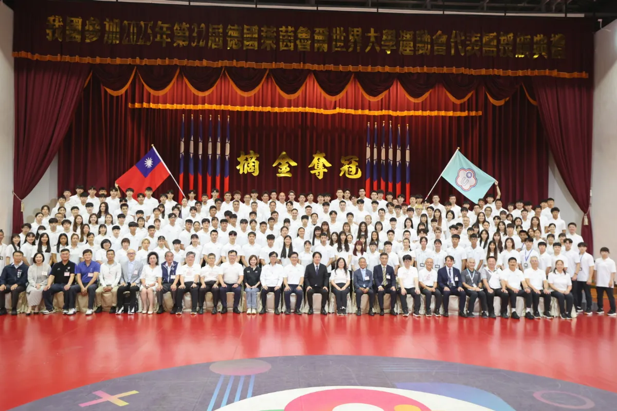 世大運／總統授旗致贈加菜金 丁華恬現場秀技