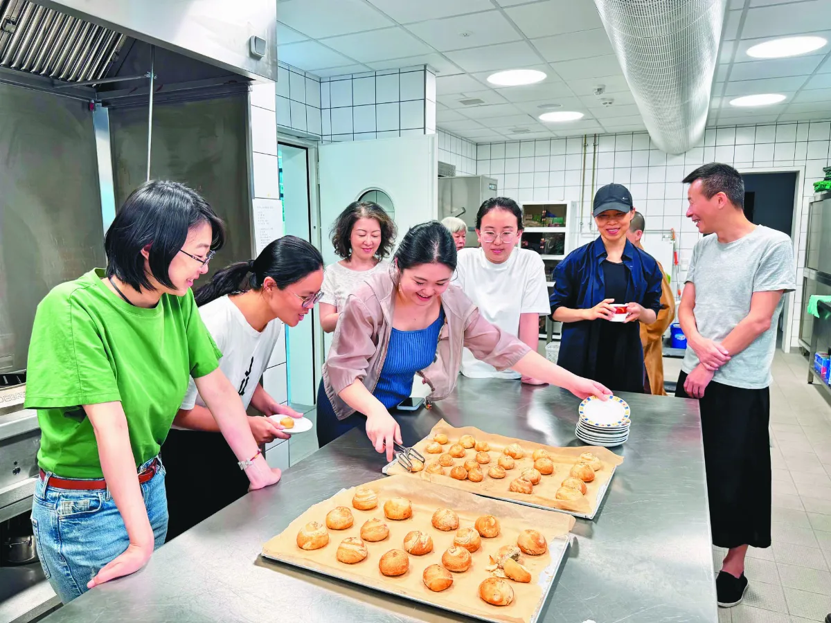 柏林佛光山蔬食工作坊 蘿蔔絲酥餅首登場