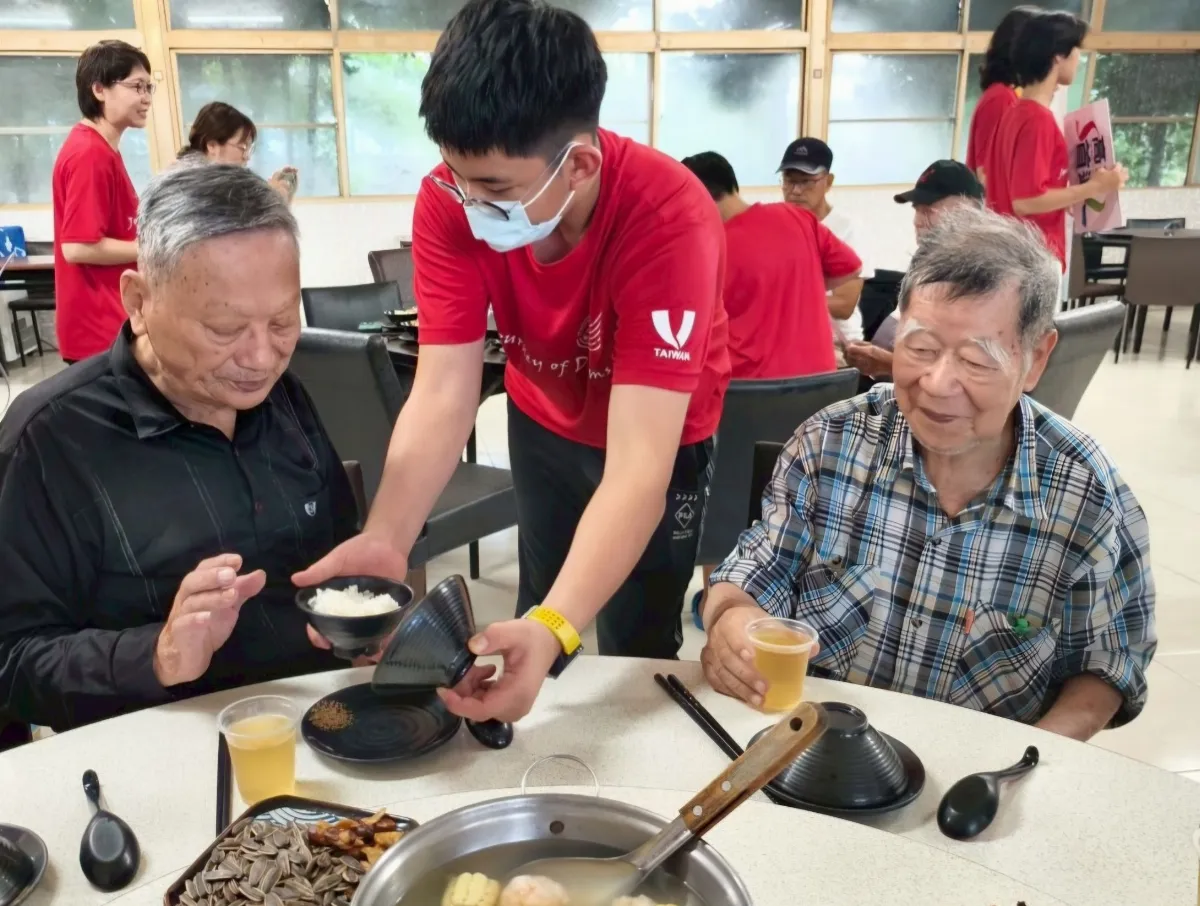 導入國際義工走入六龜偏鄉 讓耕食同樂青銀共餐 