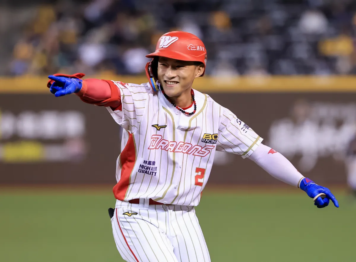 中職／斗六首戰6778人相挺 狂龍開「鷹魯閣」大勝