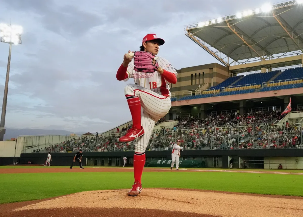 中職／徐若熙最速土投300K 雄鷹燃燒龍牛棚奪勝