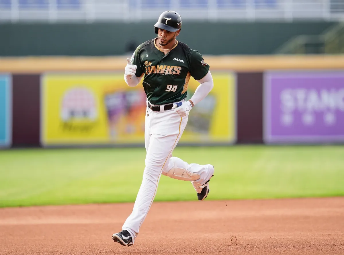 中職／滑FB同時接獲通知 洪總：太突然了……