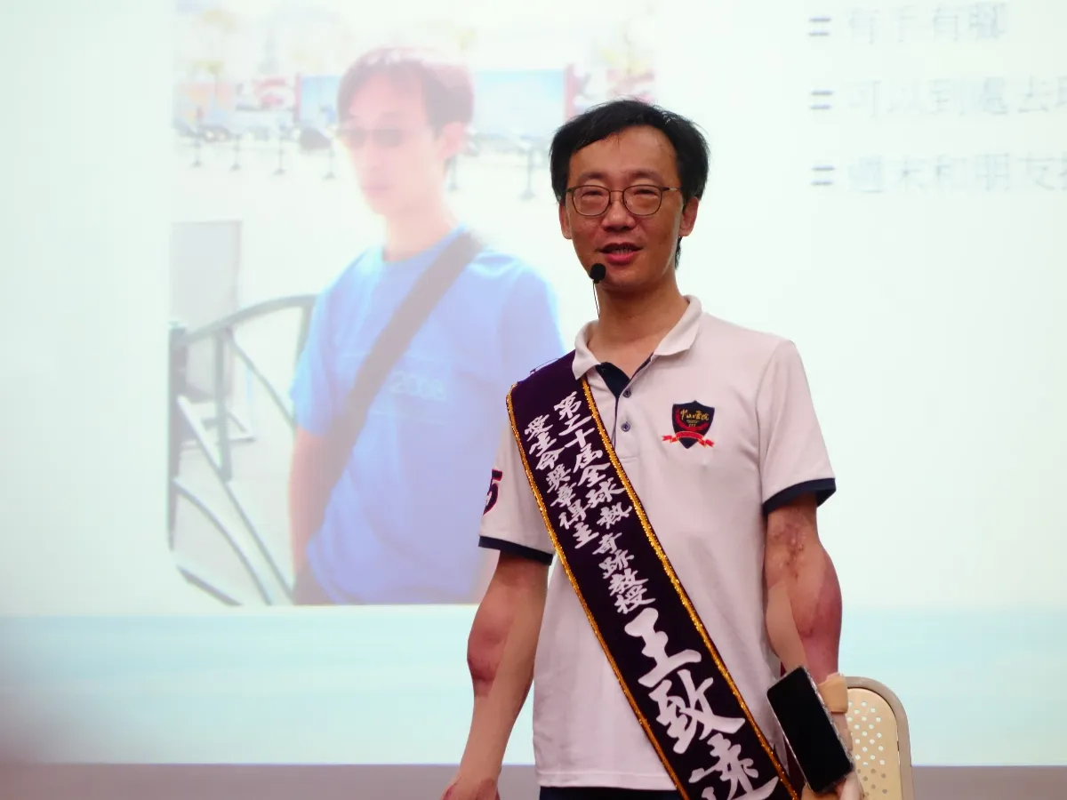 輔以自身經歷為教材 王致遠「用生命教書」獲師鐸獎
