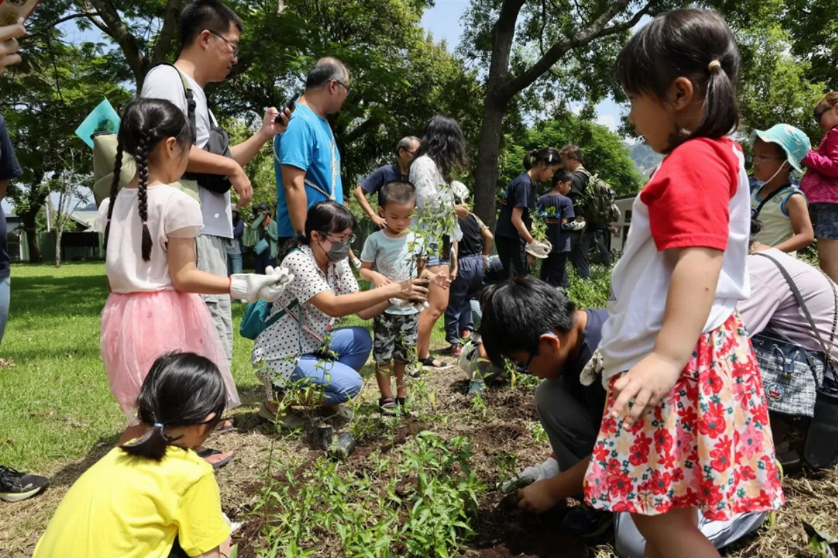 體驗蜜源植物 蝴蝶遊樂園登場
