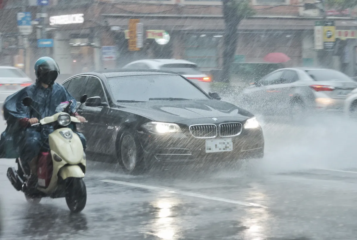 柯羅莎颱風生成 周末中南部強降雨