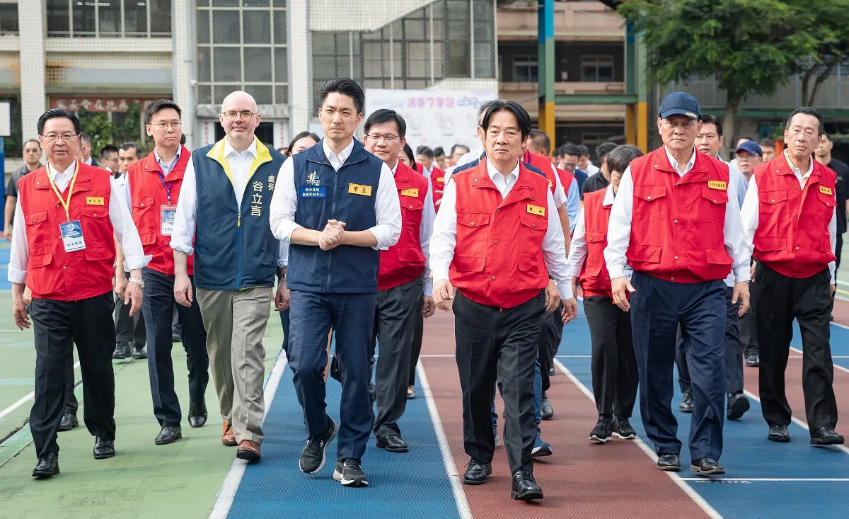 社論--我們都是一家人