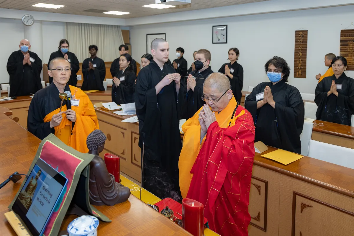Hsi Lai Temple Hosts Five Precepts and Bodhisattva Precepts Retreat, Guiding Devotees to Open the Door towards Cultivation