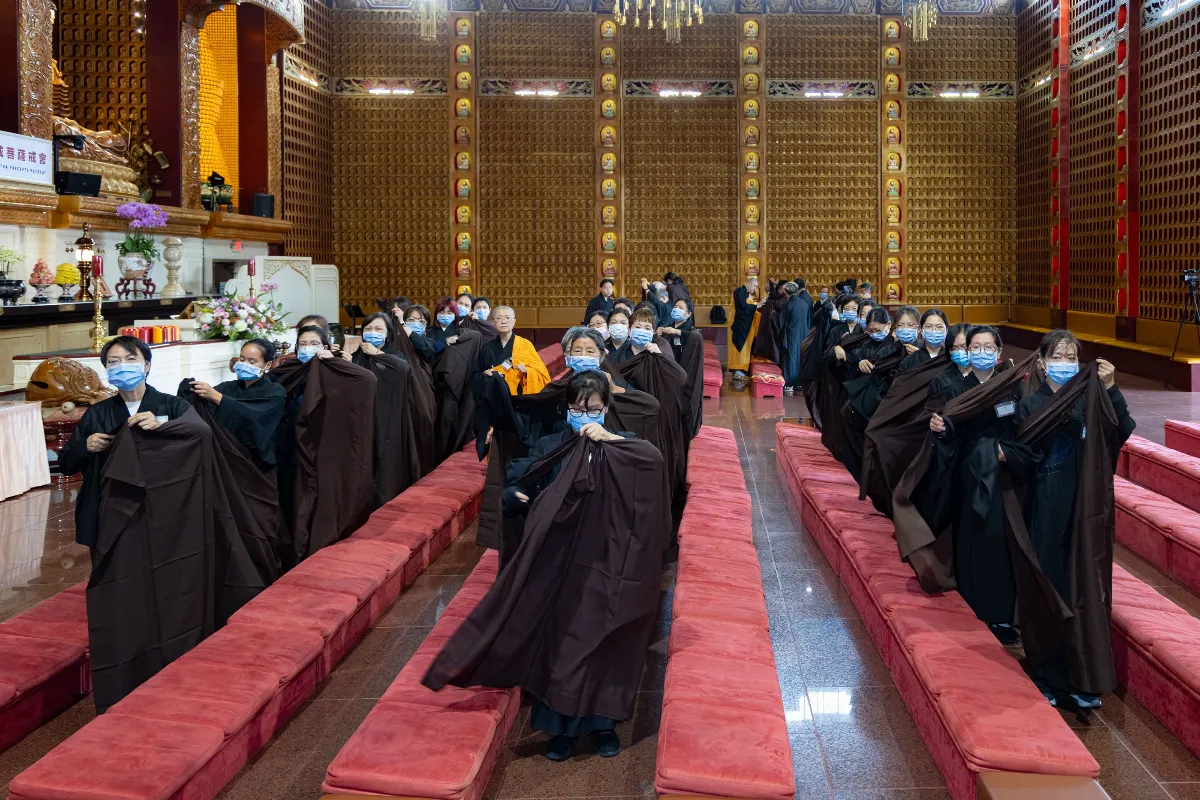 Hsi Lai Temple Hosts Five Precepts and Bodhisattva Precepts Retreat, Guiding Devotees to Open the Door towards Cultivation