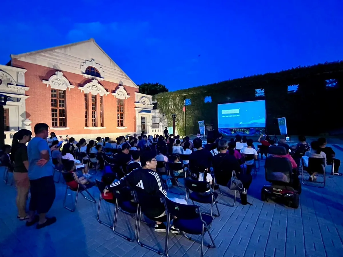 「螢火蟲電影院」周末戶外開演 特設「毛小孩專場」