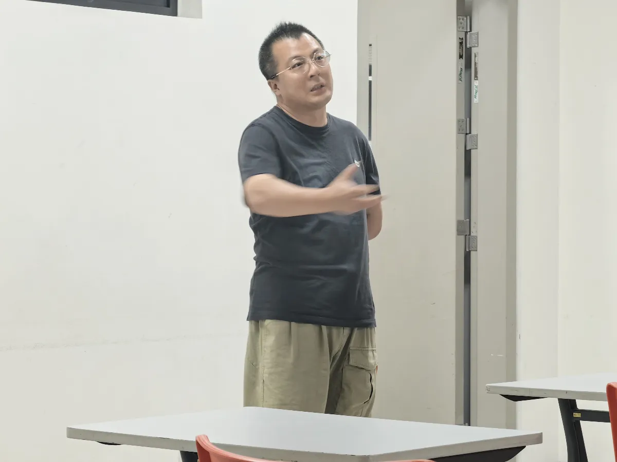 Director Li Xia and Fo Guang University Students Understanding Humanity through Reading and Observation