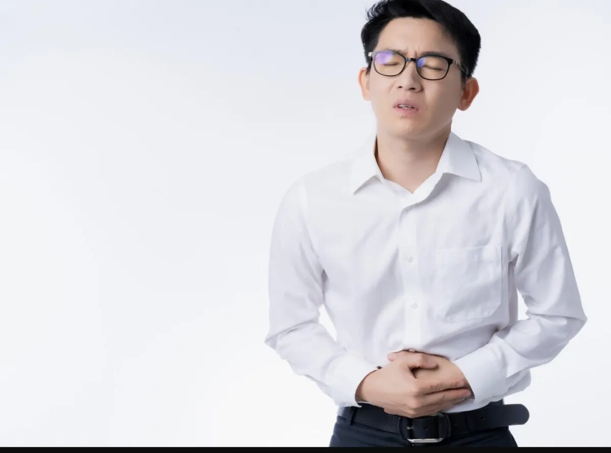 以為是消化不良 男子左腹疼痛就醫竟罹直腸癌