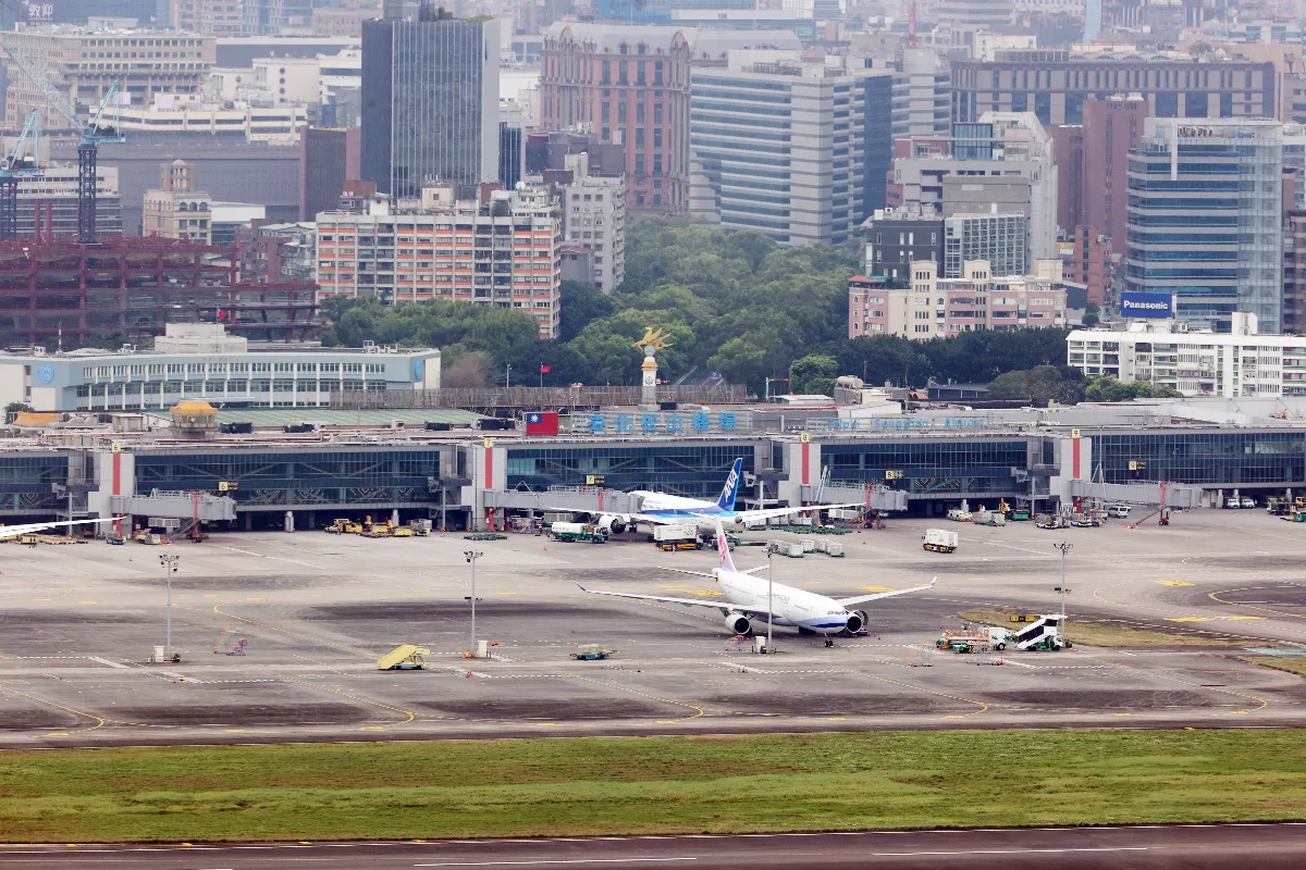6機場違規拍照恐罰15萬 8月新制看這裡