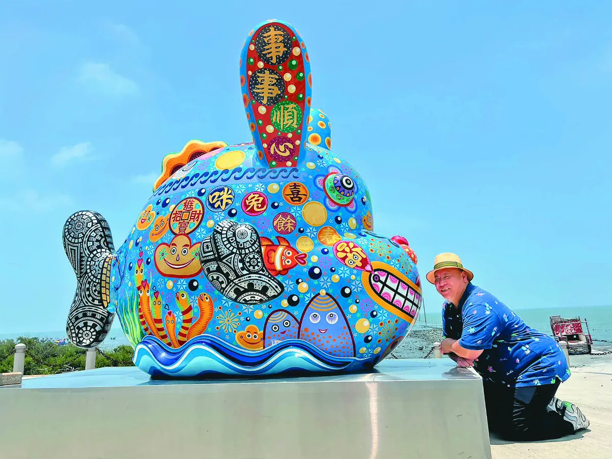 洪易雕塑 勾勒藝術地景