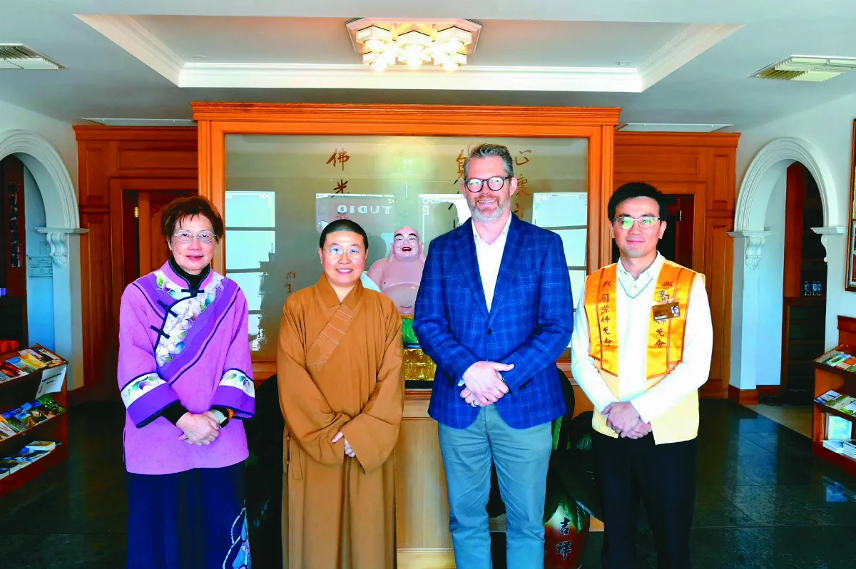 西澳中華學校 議員參訪肯定辦學