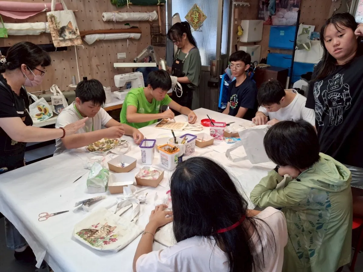 青少年主導社區營隊 五感行動交織成長篇章