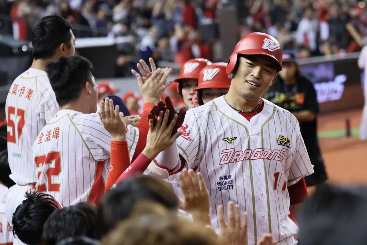 中職／朱育賢3分砲逆轉戰局 狂龍斷黃衫軍4連勝