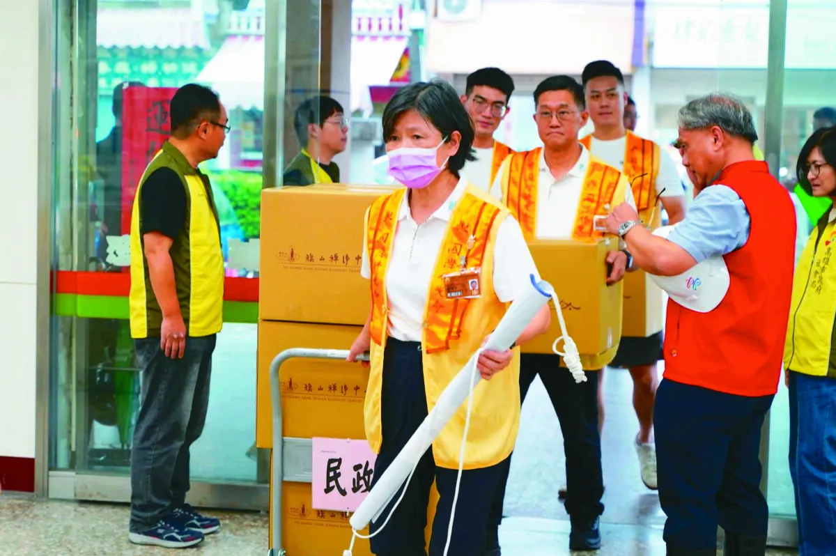馳援旗山土石流撤離居民 佛光人送暖