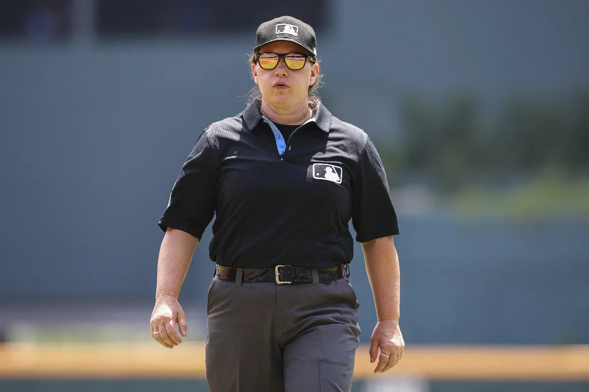 MLB／帕沃爾打破女性障礙 獻出大聯盟執法處女秀