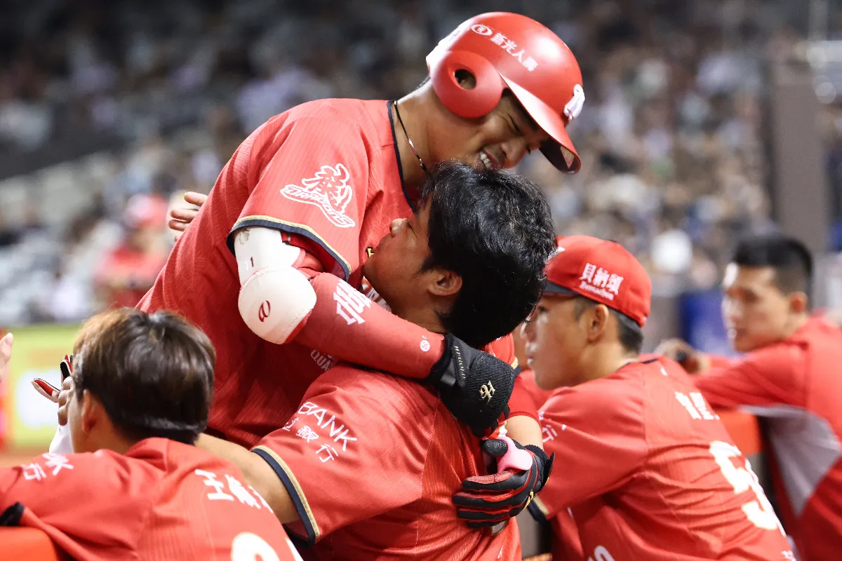 中職／在林智勝面前破紀錄 朱育賢送上愛的抱抱