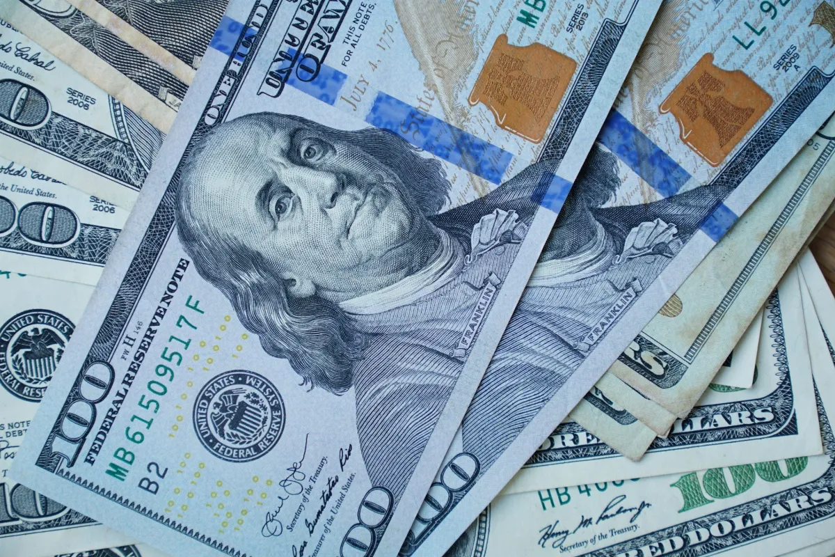 通膨未公布美元走升 專家稱關稅影響將顯現