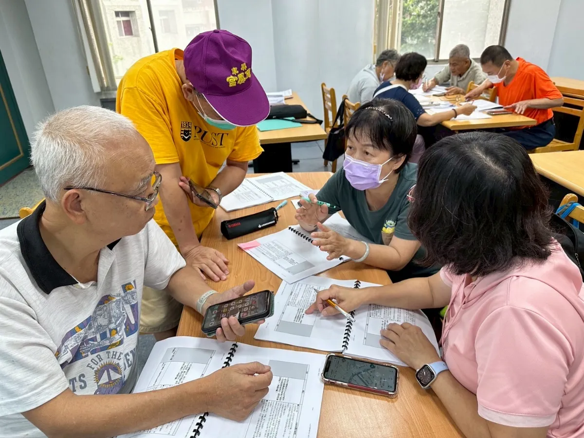 銀髮族學習3C當網紅 教育部增5個數位示範體驗場域