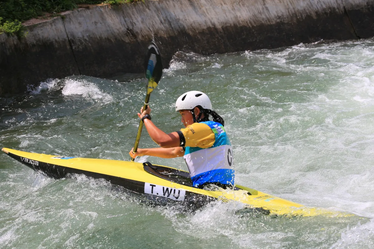 輕艇／激流亞錦賽 佛大好手吳亭儀抱走1銀2銅