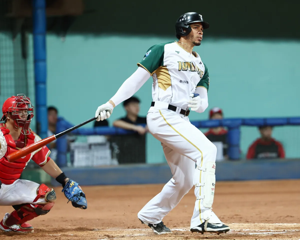 中職／魔鷹3長打助威 雄鷹4連勝