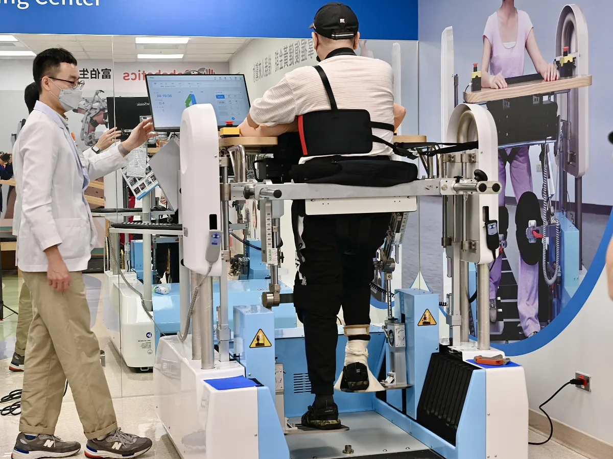 智能機器人比傳統復健效能高5倍 加速肢體復能