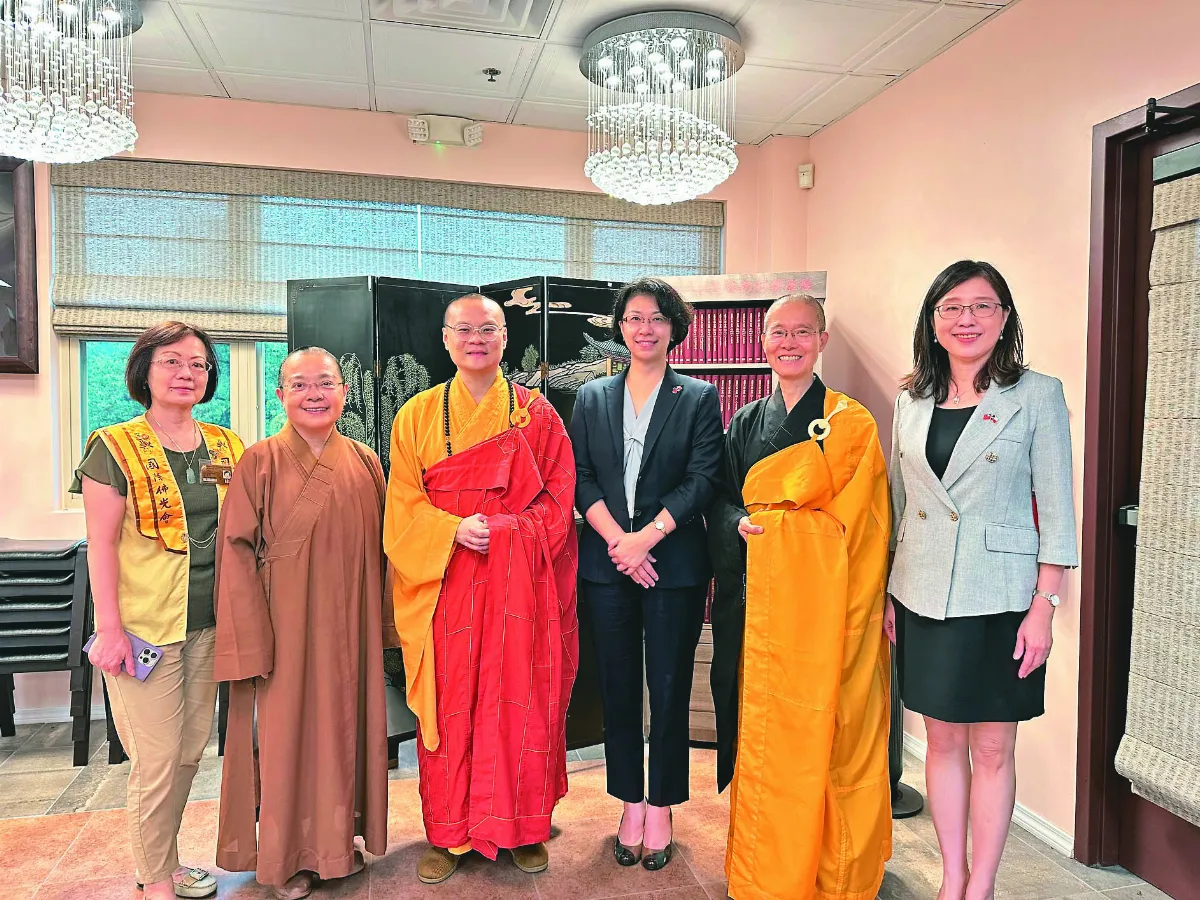台北經文處長蕭伊芳 參訪奧斯汀香雲寺