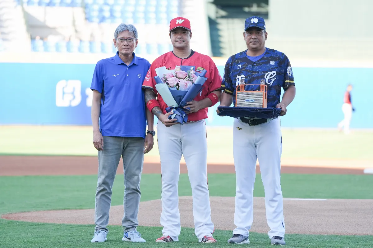 中職／悍將致敬林智勝 送上行動卡拉OK
