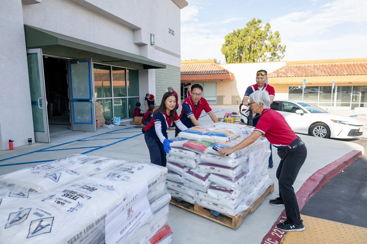 Hsi Lai Temple and BLIA Los Angeles Support Military Families with Food Drive