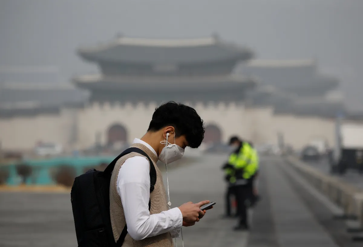 年輕人社群媒體成癮 南韓禁學生課堂上用手機