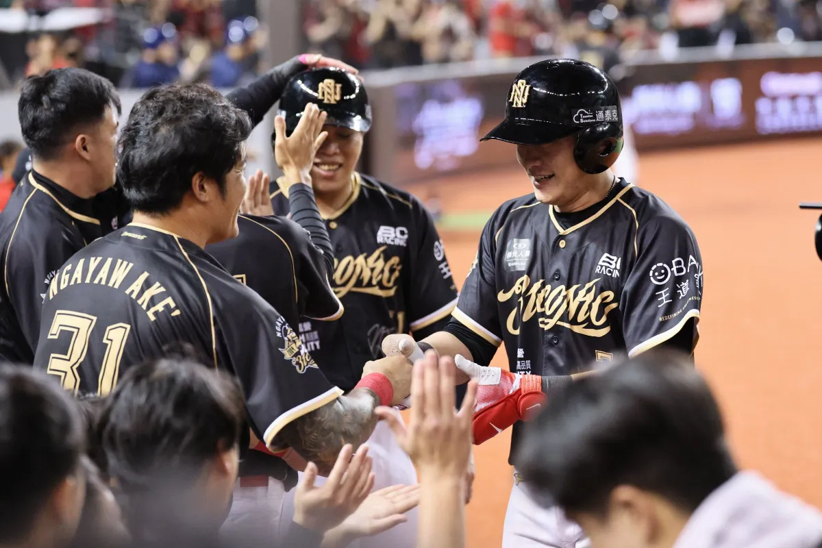中職／想起跟林智勝的回憶 劉基鴻雙響賽後噴淚