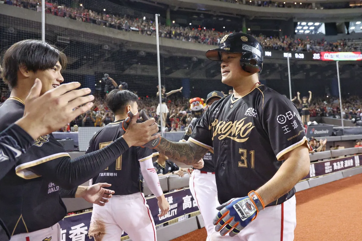 中職／最終轟響徹巨蛋 林智勝以游擊手身分完美謝幕