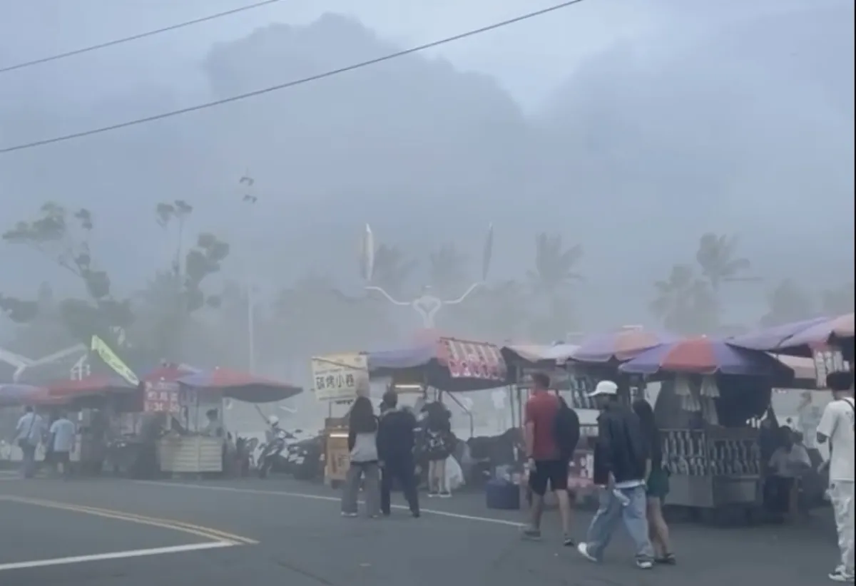 旗津沙塵暴？ 氣象署：強陣風水氣結合成海霧