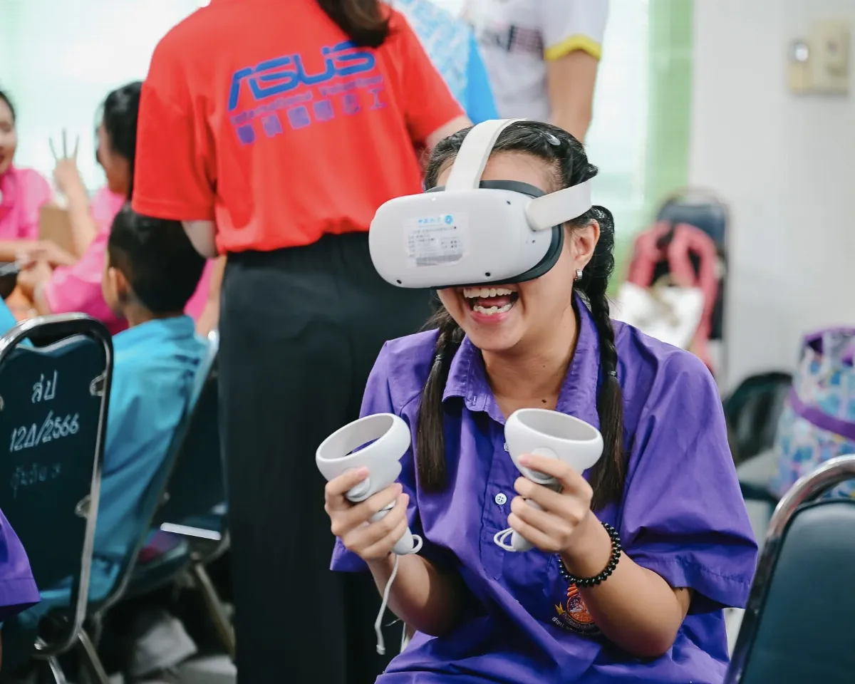 中原資管系前進泰國教育服務 用VR、AI翻轉學習體驗