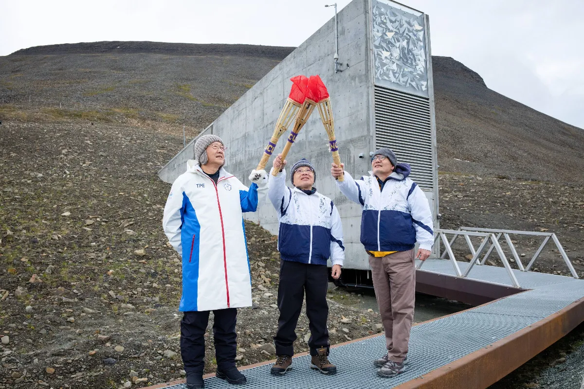 中央大學赴北極 引燃全大運聖火