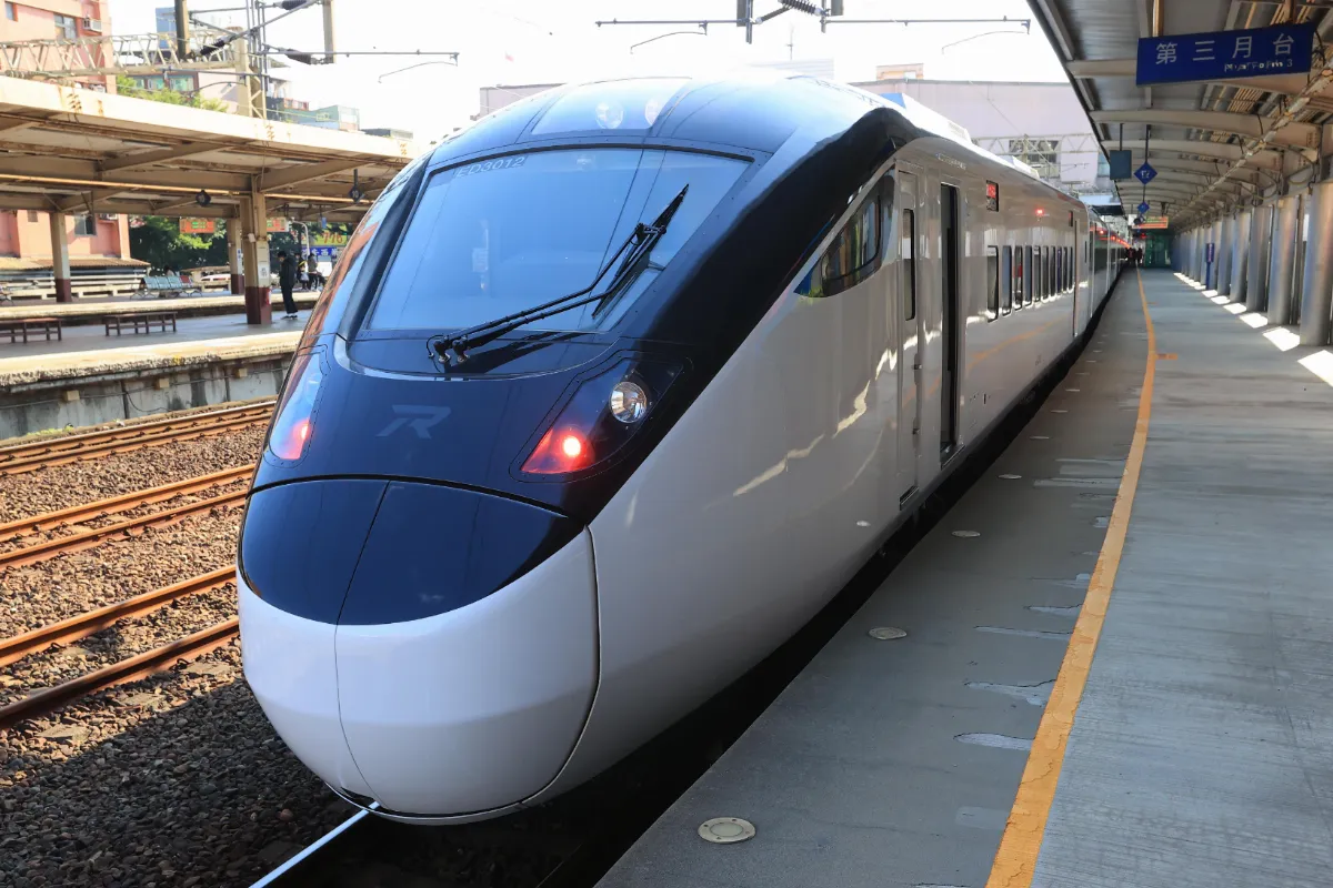 台鐵凌晨開賣國慶連假車票 10時賣出接近12萬張