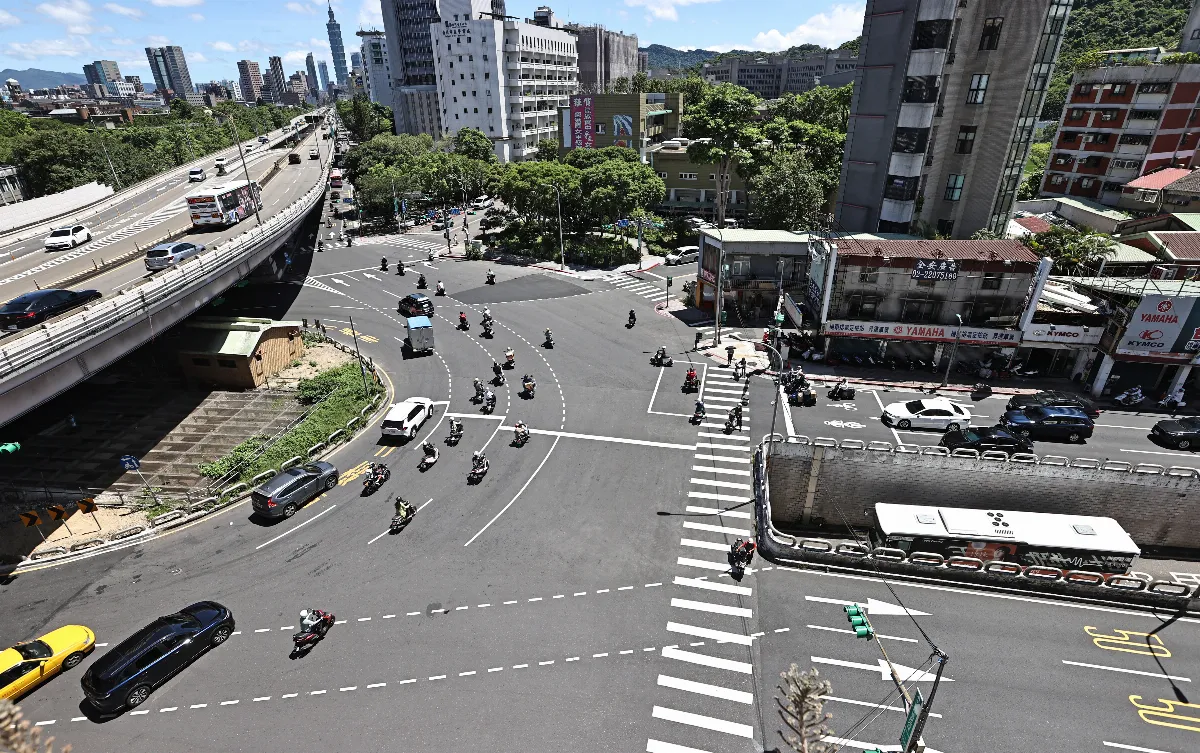 公館圓環啟動拆除 北市府籲民眾分流改道