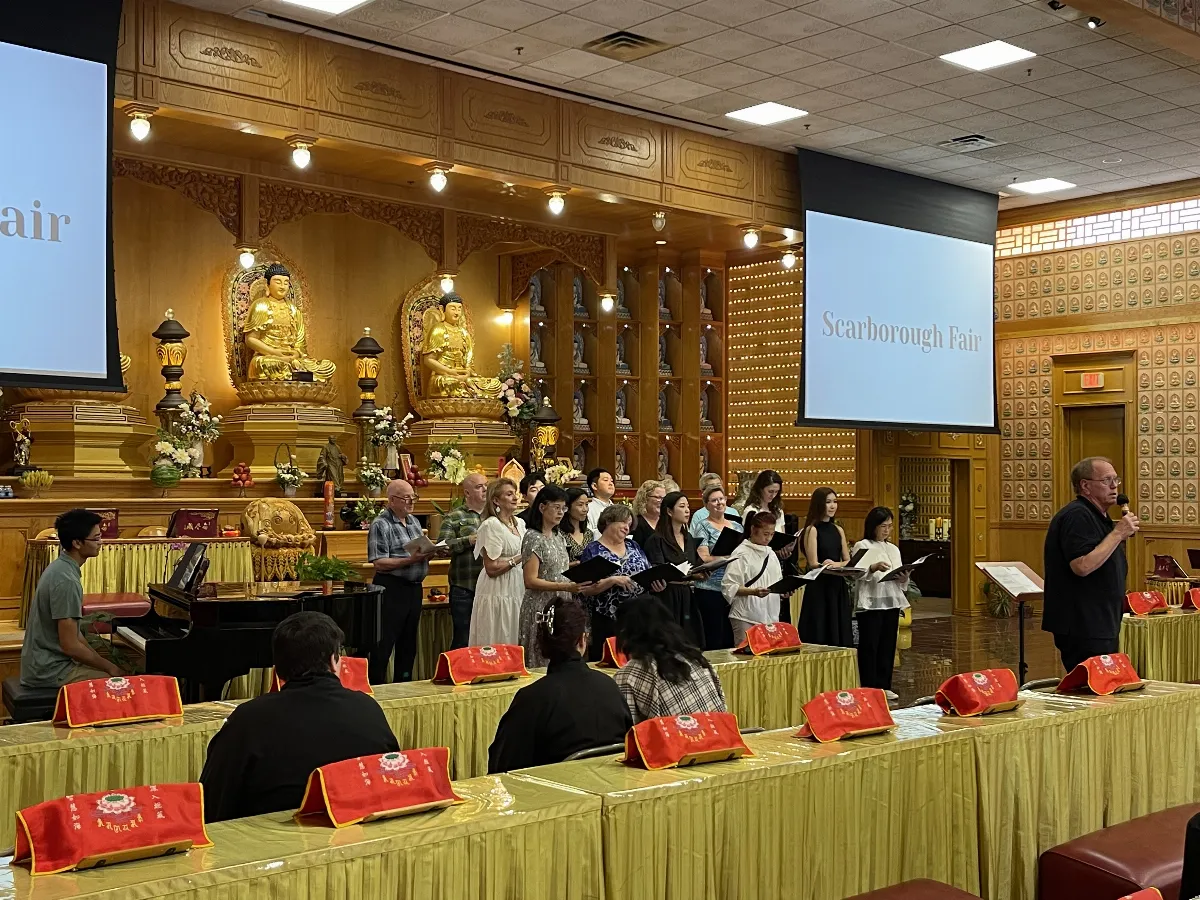 Surprise addition to the English Dharma Service  - Xiangyun Temple Choir debuted for the first time