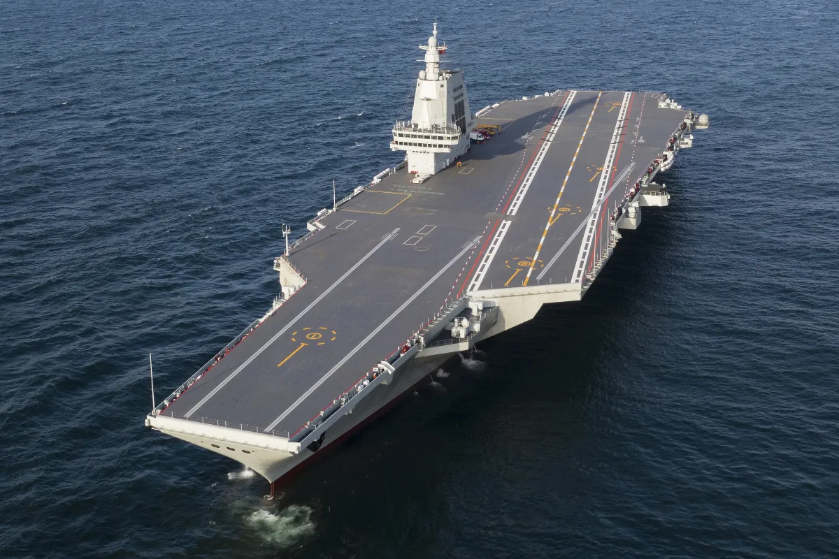 中共航艦福建號穿越台海 專家：勢必衝擊台澎防衛作戰