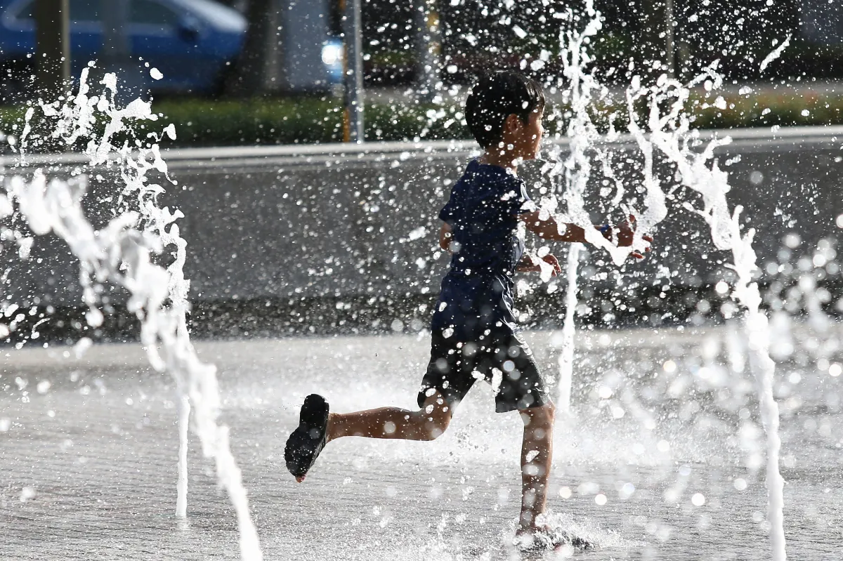 午後雷陣雨區域增 各地高溫炎熱