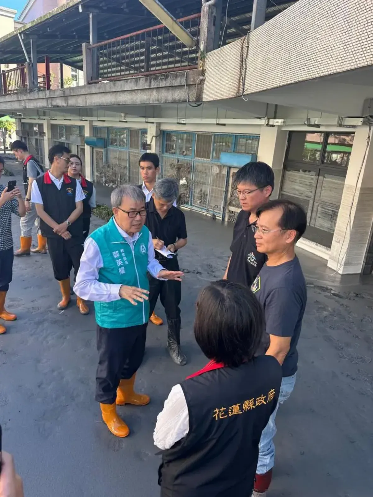 鄭英耀親赴花蓮學校勘災 光復國中估損失6千萬