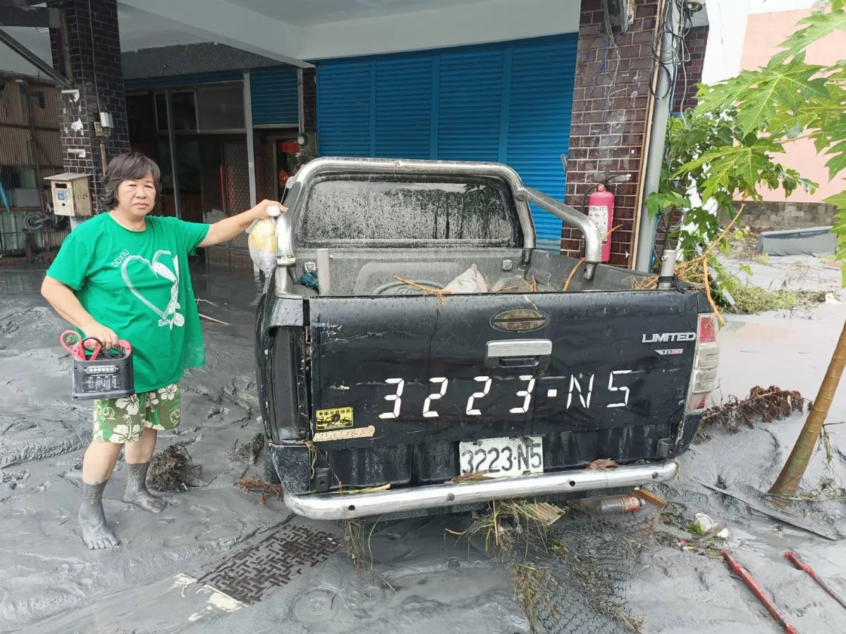夫妻受困車上2小時  念大悲咒沒被水沖走