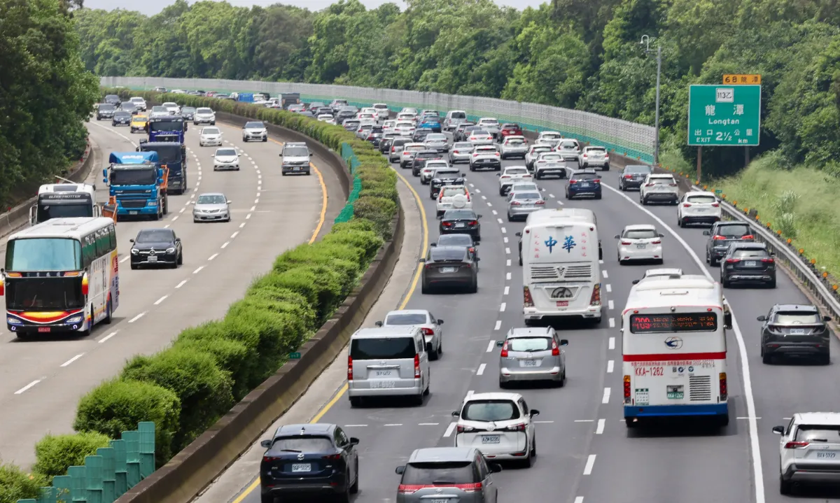 教師節連假前一日 早上雪隧南向較去年同期車流增14%